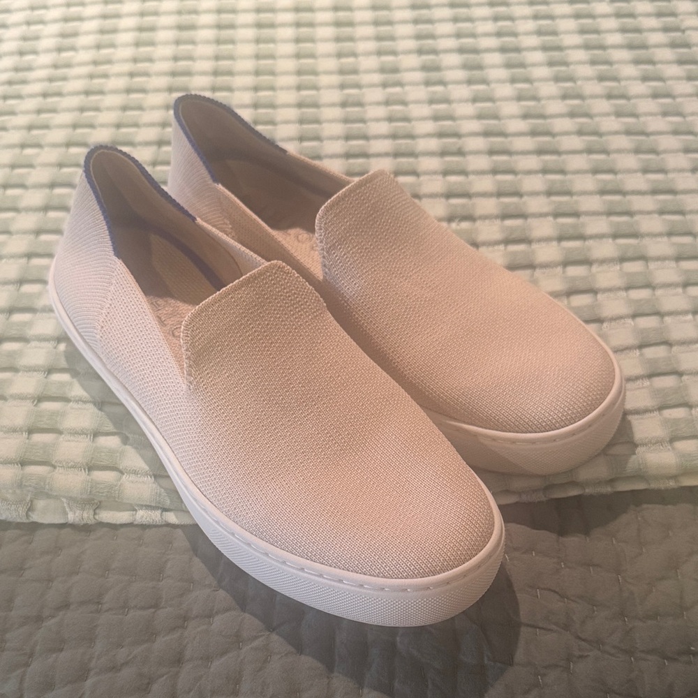 EUC Rothy’s slip-on sneakers size 7